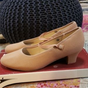 So Danca canvas character shoes 10.5M